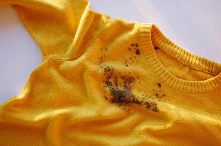 remove grease stains from clothes